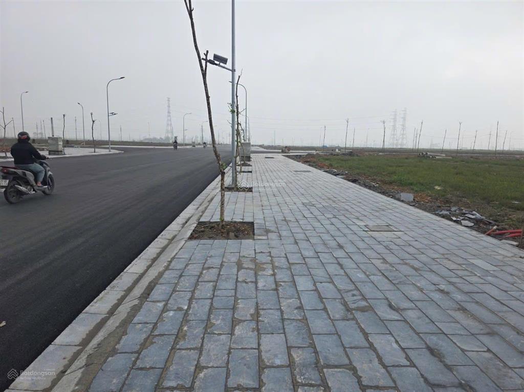 Chính chủ bán lô công nghiệp 2000m2, giá gốc cao 7,7tr/m2, vị trí đẹp.