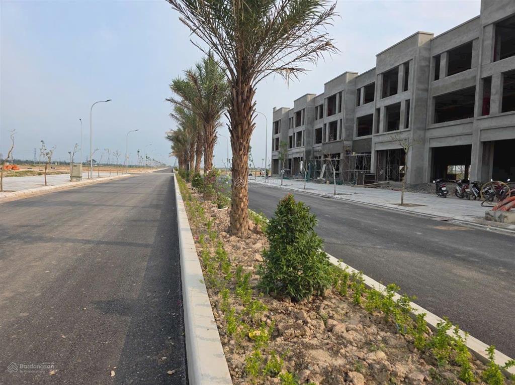 Bán kho, nhà xưởng tại cụm công nghiệp kim bài, 5,4 triệu / m2, 2700 m2, đẹp, nhiều tiện ích