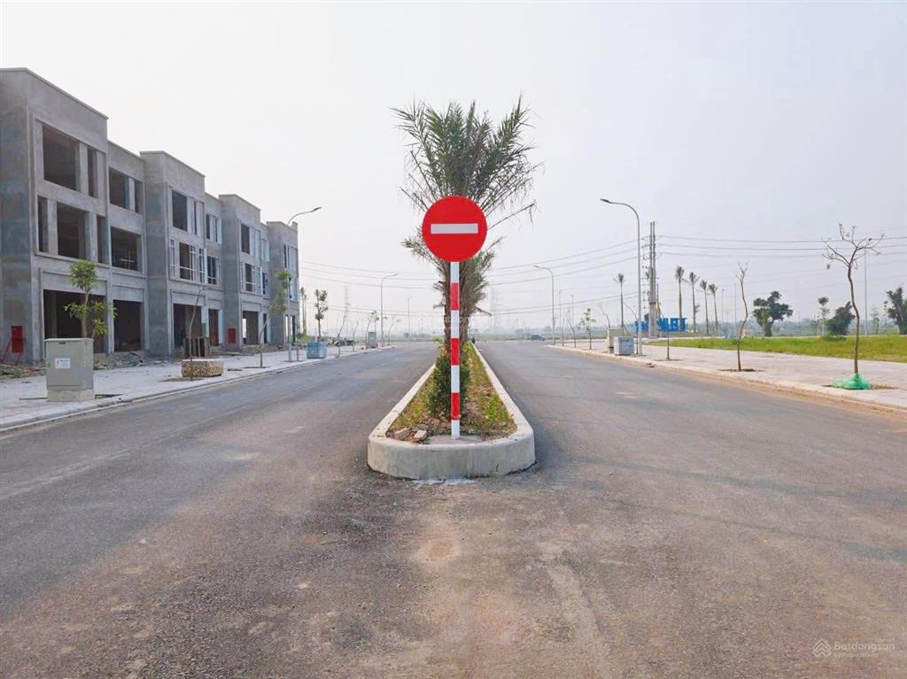 Chính chủ bán lô 2600m2 tại cụm telin kim bài, vị trí cực đẹp,trục đường 31m. giá gốc 5,8tr/m2