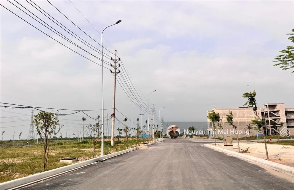 Chính chủ bán lô đất nhà xưởng 2300m2, 2 mặt thoáng, vị trí cực đẹp giá gốc 5,9tr/m2