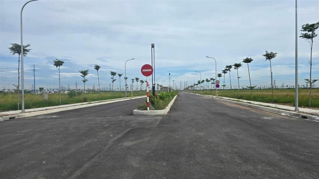 Chính chủ bán lô nhà xưởng 2169m2, trục đường to 31m, giá gốc 5,4tr/m2. giá bán 8,xtr/m2