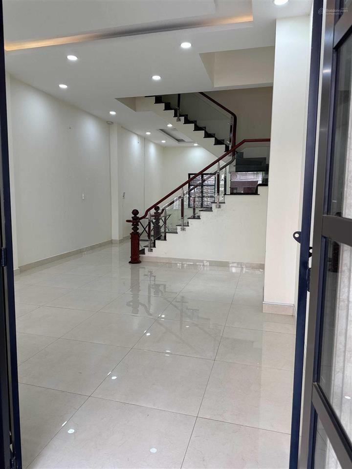 Cho thuê mặt bằng sàn trệt 15 triệu/tháng khu cityland p10 gò vấp