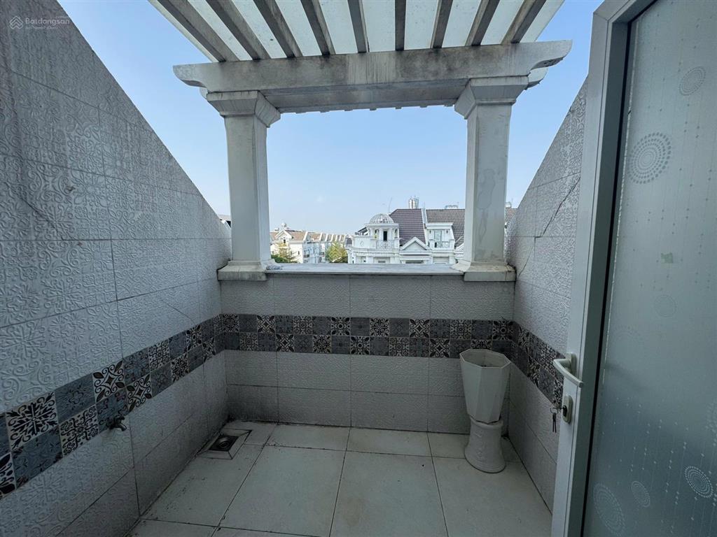 Cho thuê nguyên căn biệt thự liền kề 45tr/th khu cityland garden p5 gò vấp