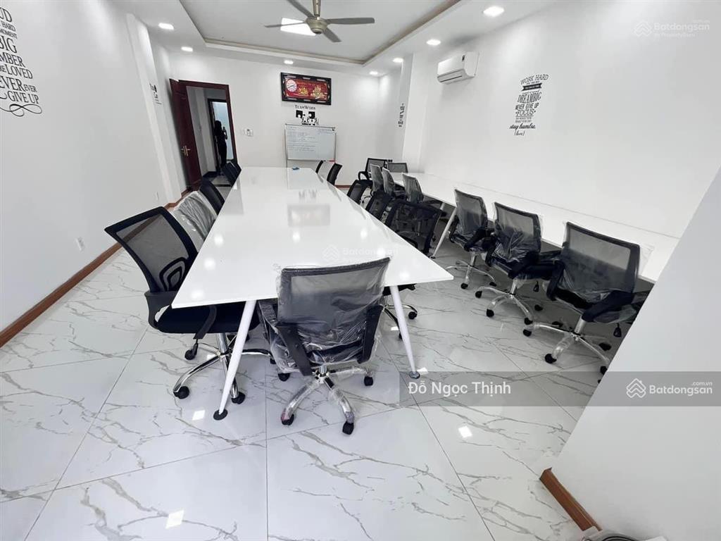 Cho thuê văn phòng khu cityland park hills gò vấp  5tr có nội thất văn phòng