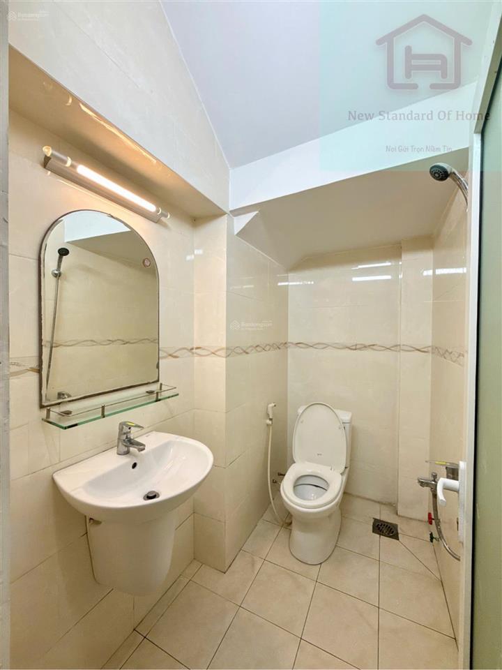 Cho thuê mặt bằng trệt suốt giá 16tr/th khu cityland park hills gò vấp