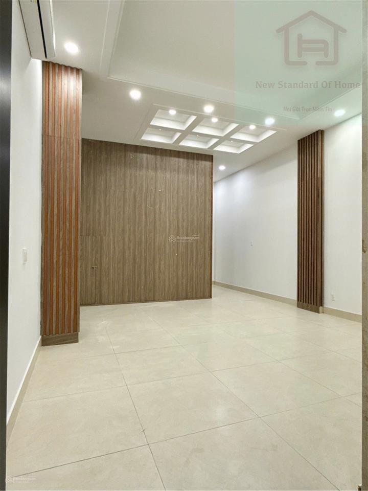 Cho thuê mặt bằng trệt suốt giá 16tr/th khu cityland park hills gò vấp