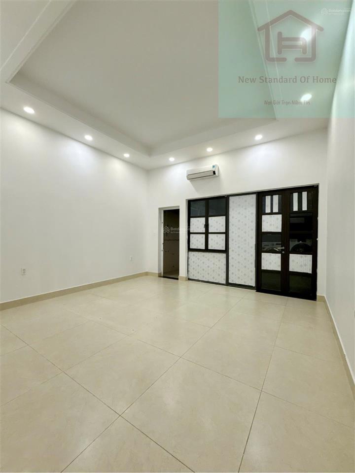 Cho thuê mặt bằng trệt suốt giá 16tr/th khu cityland park hills gò vấp