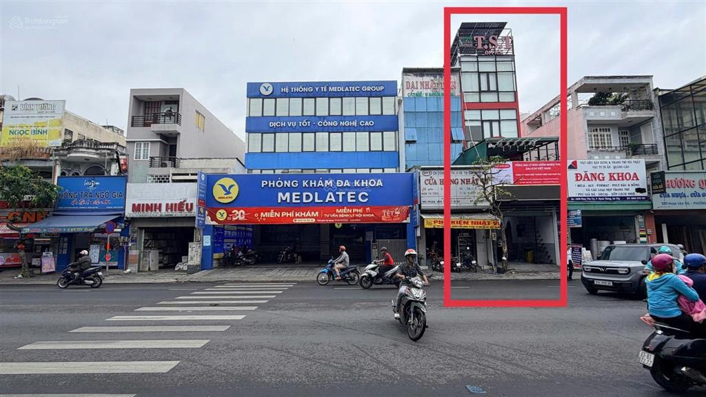 Cho thuê văn phòng 30m2 full bàn ghế giá 6tr5 có thang máy, bảo vệ tại phan văn trị, gò vấp