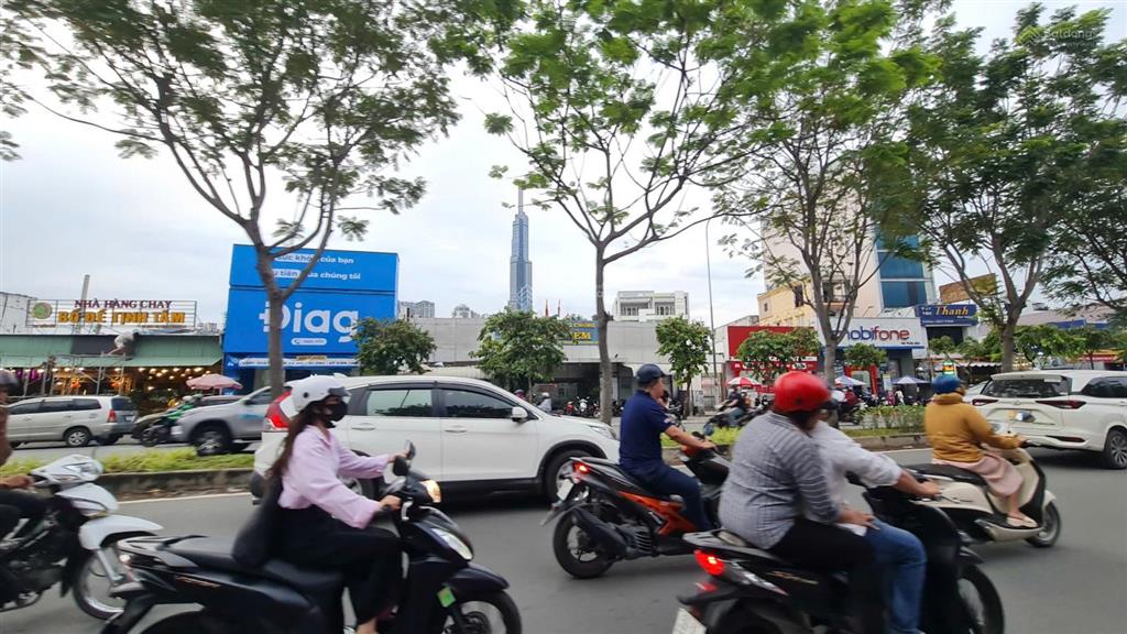 Khuôn đất xây cao  giá hời thảo điền, 36 tỷ đường quốc hương  7x30m xây hầm 7 tầng
