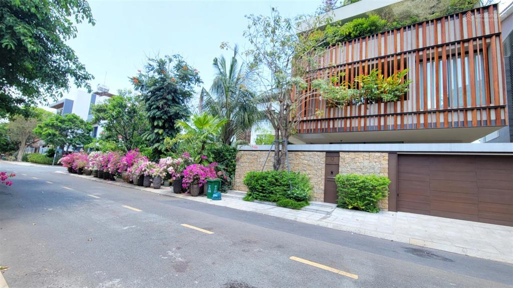 Biệt thự river mark vip trần não view sông 15x20m, hầm 3 tầng full nội thất châu âu, chốt về 105 tỷ