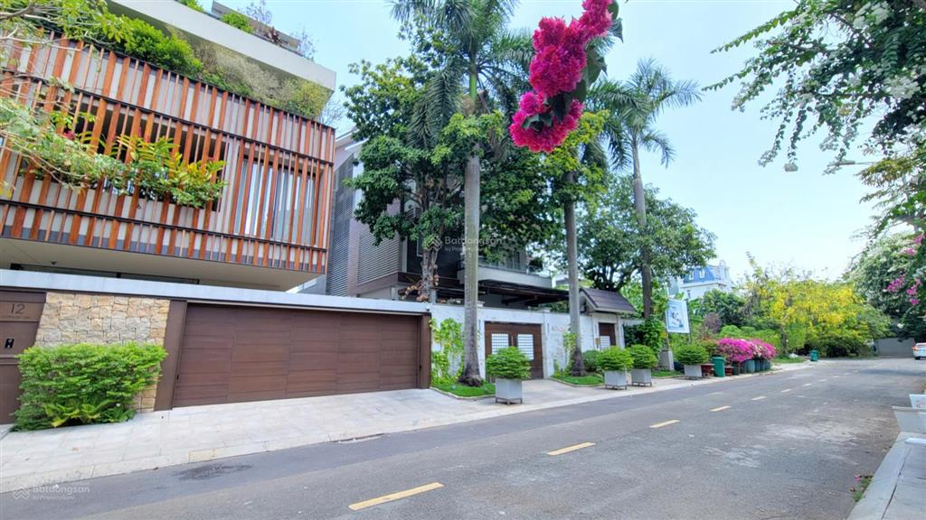 Biệt thự river mark vip trần não view sông 15x20m, hầm 3 tầng full nội thất châu âu, chốt về 105 tỷ