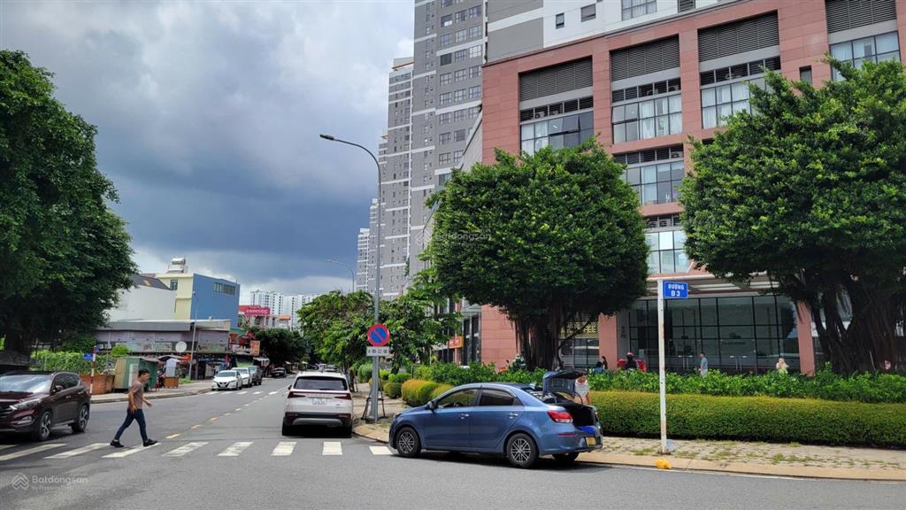 Siêu rẻ để đầu tư! khuôn đất 1.400 m2  3 mặt tiền đường nguyễn hữu thọ  thu nhập hơn 500 triệu/th