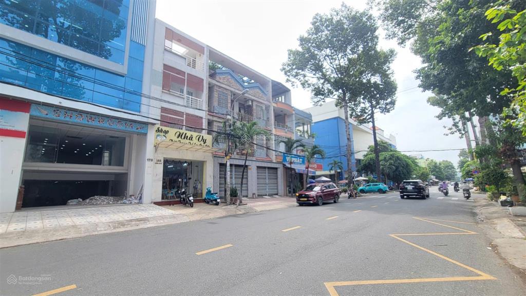 Hàng độc quyền! building khu tên lửa 9x20m hầm 5 tầng ốp kính ngay siêu thị coop mart, chốt 35 tỷ