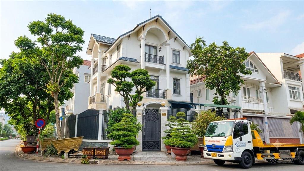 Chủ định cư! biệt thự góc 2mt dương văn an xây tâm huyết hầm 3 tầng, siêu thị mega an phú, 12x20m