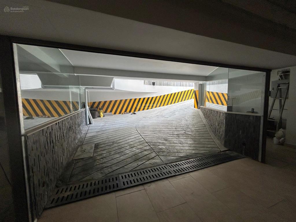 Cần cho thuê mặt bằng góc 2mt đường số 20 và 17 kế bên song hành an phú q2 20x20m(400m2) 80tr/tháng