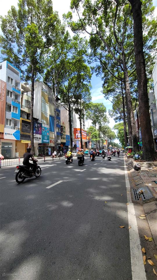 Góc 2 mặt tiền trường chinh, tân bình, dt 9x15m, thương hiệu lớn thuê 150 tr/th, xd hầm 7 tầng