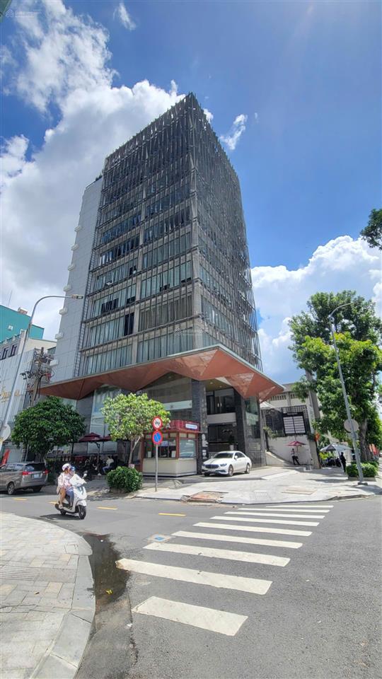 Siêu ngộp! khuôn đất lớn mặt tiền cộng hòa ngay sân bay  xây 3 hầm 18 tầng 350 tỷ giảm về 210 tỷ!
