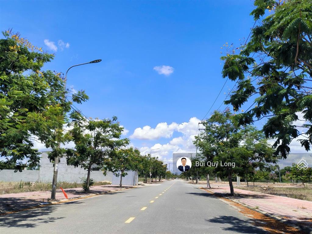 Chính chủ bán đất new hội an city dt 102m2 đường 7m5 giá sụp hầm 1.58 tỷ