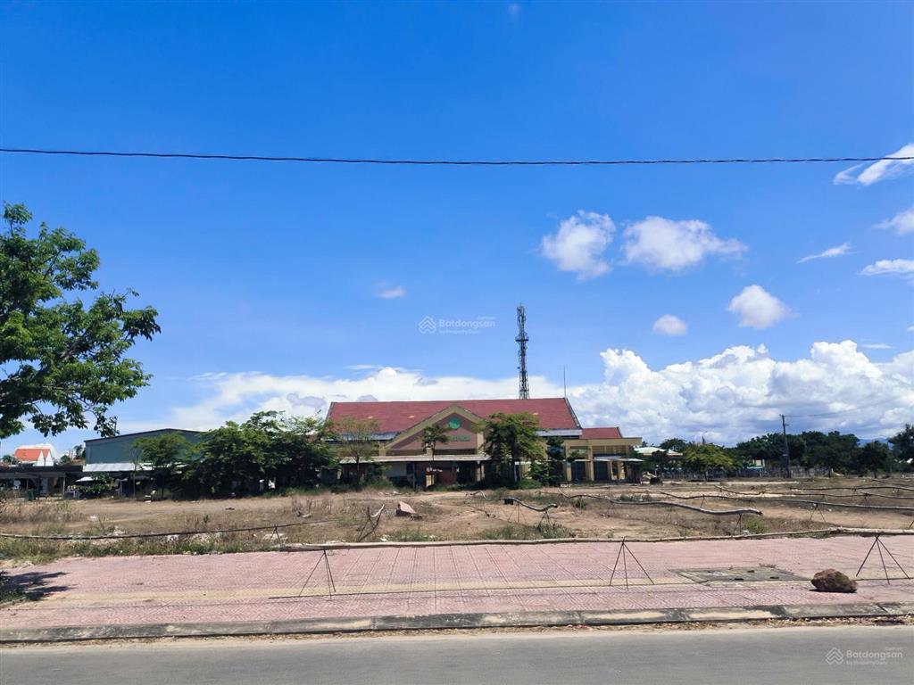 Chính chủ gửi bán đất mặt tiền chợ lai nghiriveria hội an complex đường 7m5 giá 2,5 tỷ có sổ đỏ