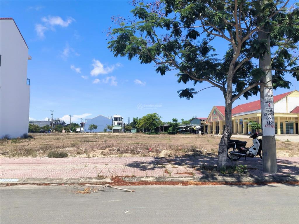 Chính chủ gửi bán đất mặt tiền chợ lai nghiriveria hội an complex đường 7m5 giá 2,5 tỷ có sổ đỏ