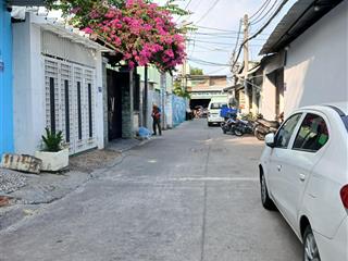 Xe hơi ngủ trong nhà 5.3 tỷ 65m2 ( 4x16m) 2 tầng ngay chợ cầu nguyễn văn quá đht q12.