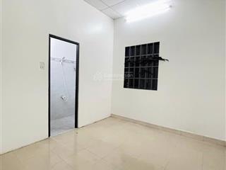 Nguyên căn 9 triệu cho thuê nhà hxh trường chinh phường 15  tân bình
