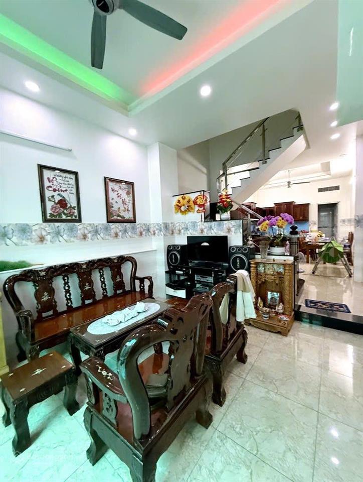 Trần thái tông, p.15 tân bình  nhà 3 tầng  dt 70m  ngang 4.2m  7.x tỷ