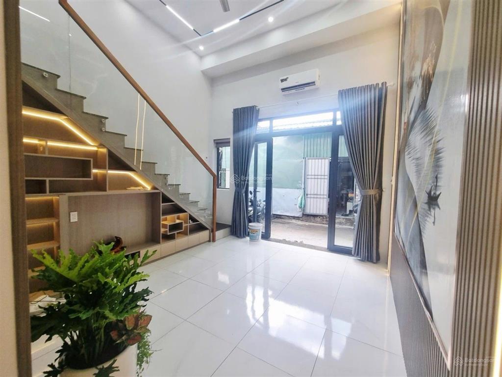 Bán nhà mới phan văn hớn chỉ 4,2 tỷ tl  2 tầng  2 pn