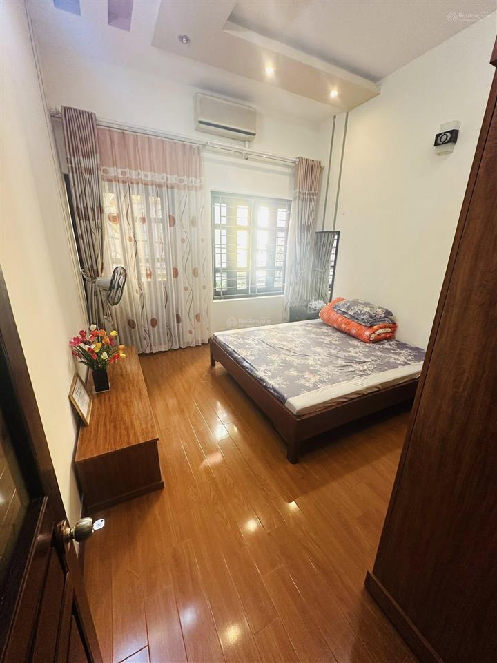 Bán nhà ngõ 543 đ. giải phóng 46m2, 14,9 tỷ, ô tô đỗ cửa  ở, kinh doanh đỉnh ngã tư vọng 600m