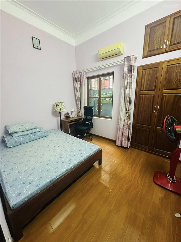 Bán nhà ngõ 543 đ. giải phóng 46m2, 14,9 tỷ, ô tô đỗ cửa  ở, kinh doanh đỉnh ngã tư vọng 600m