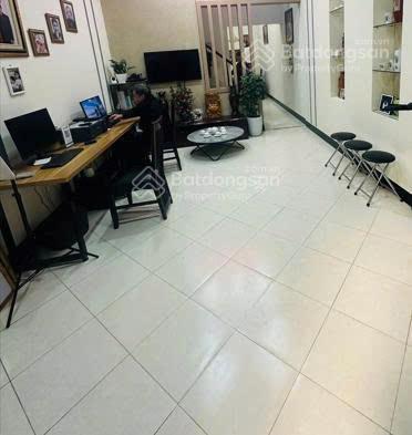 Bán nhà ngõ 543 đ. giải phóng 46m2, 14,9 tỷ, ô tô đỗ cửa  ở, kinh doanh đỉnh ngã tư vọng 600m