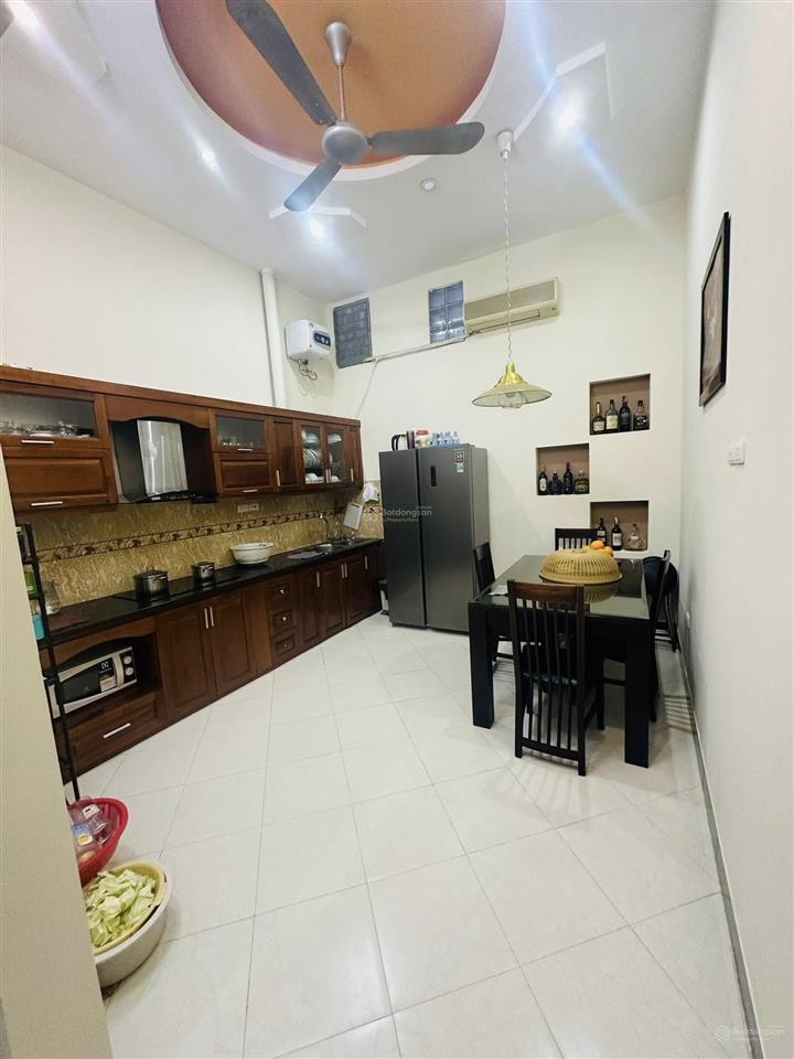 Bán nhà ngõ 543 đ. giải phóng 46m2, 14,9 tỷ, ô tô đỗ cửa  ở, kinh doanh đỉnh ngã tư vọng 600m