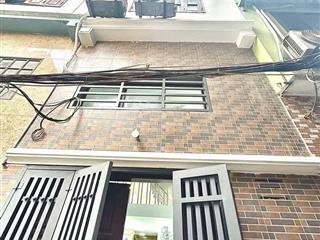 Cho thuê nhà riêng tại số 7 ngách 6/153 miêu nha, giá 1012 triệu, 5 tầng, 4pn4wc, nội thất đầy đủ