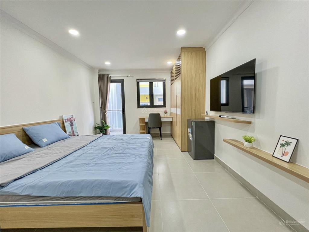 Cho thuê căn hộ có balcony, rộng 25m2, đường cmt8 q10