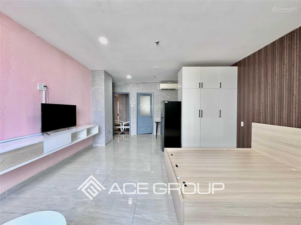 Cho thuê căn hộ có cửa sổ lớn, rộng 35m2, đường nguyễn tri phương q.10