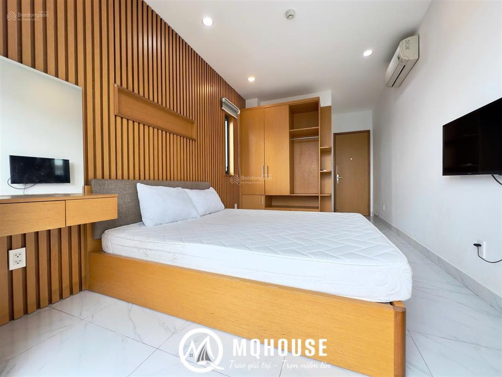 Cho thuê căn hộ có ban công  rộng 28m2  đường cách mạng tháng 8 .quận 3