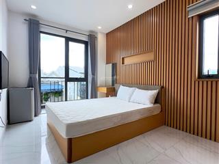 Cho thuê căn hộ có ban công  rộng 28m2  đường cách mạng tháng 8 .quận 3