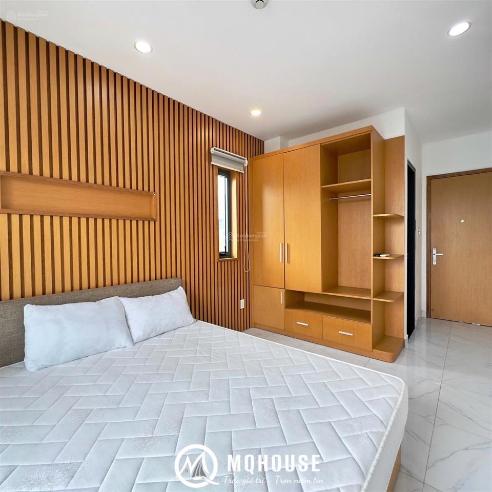 Cho thuê căn hộ có ban công  rộng 28m2  đường cách mạng tháng 8 .quận 3