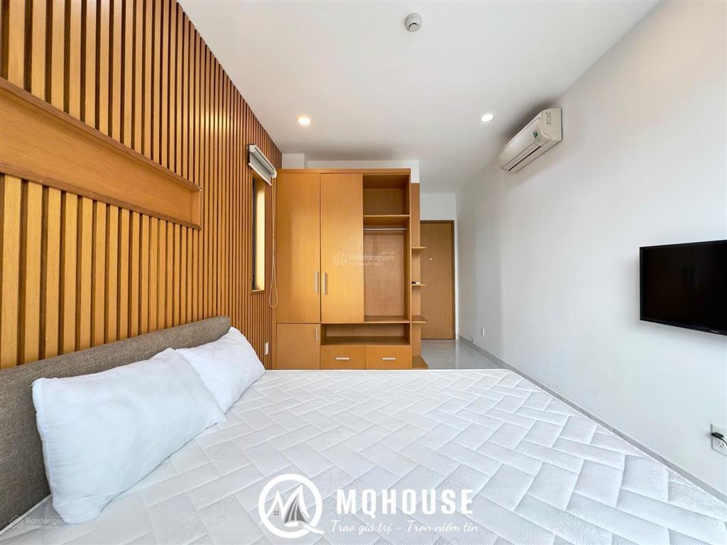 Cho thuê căn hộ có ban công  rộng 28m2  đường cách mạng tháng 8 .quận 3