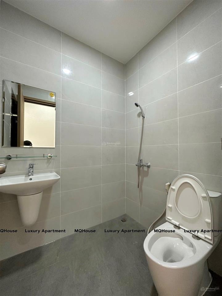 Cho thuê căn hộ mới  rộng 28m2  cmt8 q10