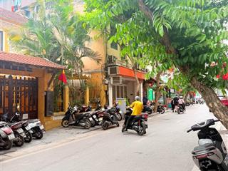 Trung tâm của trung tâm  lõi của lõi phố cổ  3 bước ra mặt phố chân cầm hàng trống
dt 60 x6tầng