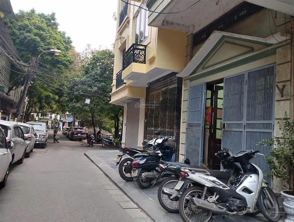 Phân lô võ thị sáu  ô tô tránh  vỉa hè  sát hồ  dân trí cao  kinh doanh  bán đất tặng nhà 4t
