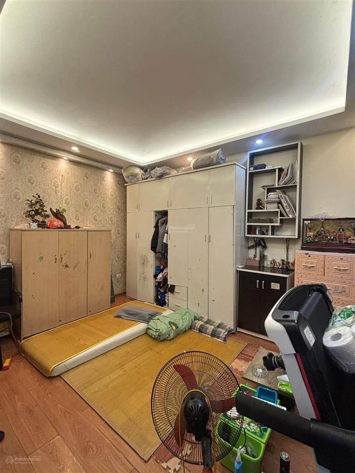 Nhỉnh 5 tỷ  31/45m2 x 5 tầng chính chủ gửi bán nhà không quy hoạch ( đã kiểm tra ) quận hoàng mai