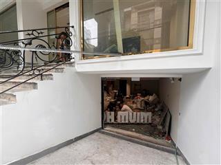 Khách sạn cao cấp vừa xây xong  25 phòng  bàn giao full nội thất  mp giảng võ trung tâm ba đình