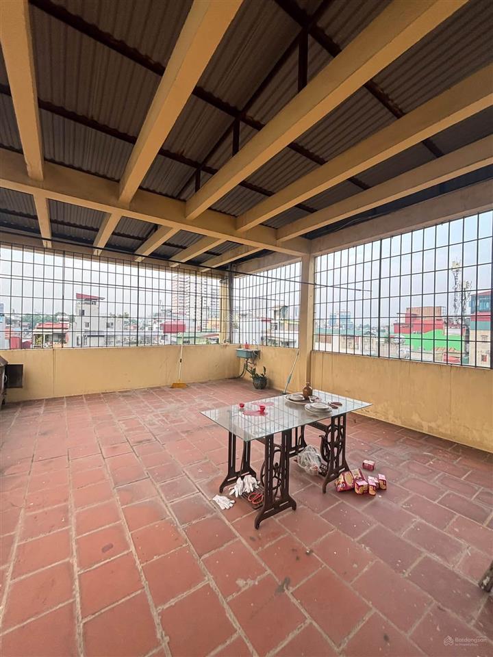 Nhỉnh 16 tỷ  95m  thực tế 110m x 6 tầng không quy hoạch  phố trần khát chân, ngay ngã 4 phố huế