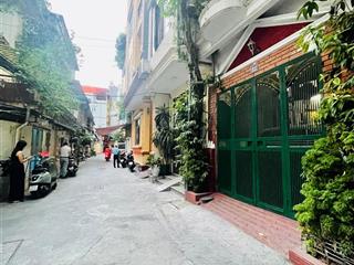 Trung tâm đống đa  phân lô vũ thạnh  hào nam  ô tô đỗ cửa, chui thẳng vào nhà  nhà dân xây