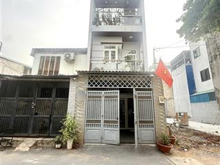 Nhà 1 trệt + 2 lầu + sân thượng. kiên cố. vừa ở vừa kinh doanh. ngay ngã 3 lò lu  lã xuân oai. q9