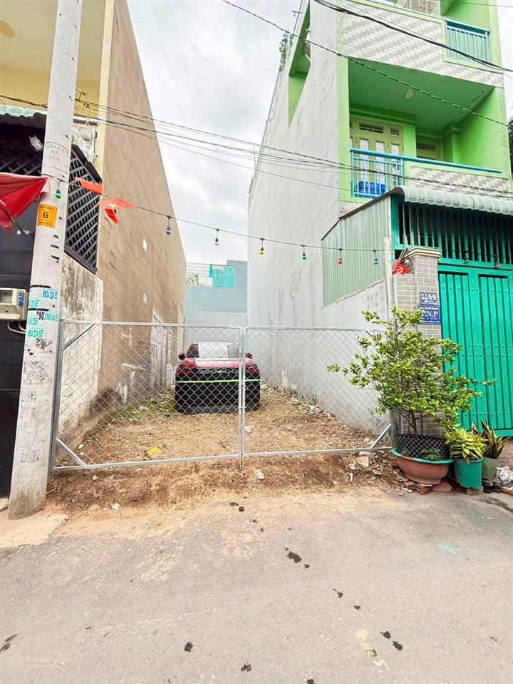 Lô đất vị trí đẹp, gần ngay ngã 3 lò lu  lã xuân oai mở rộng 30m.
