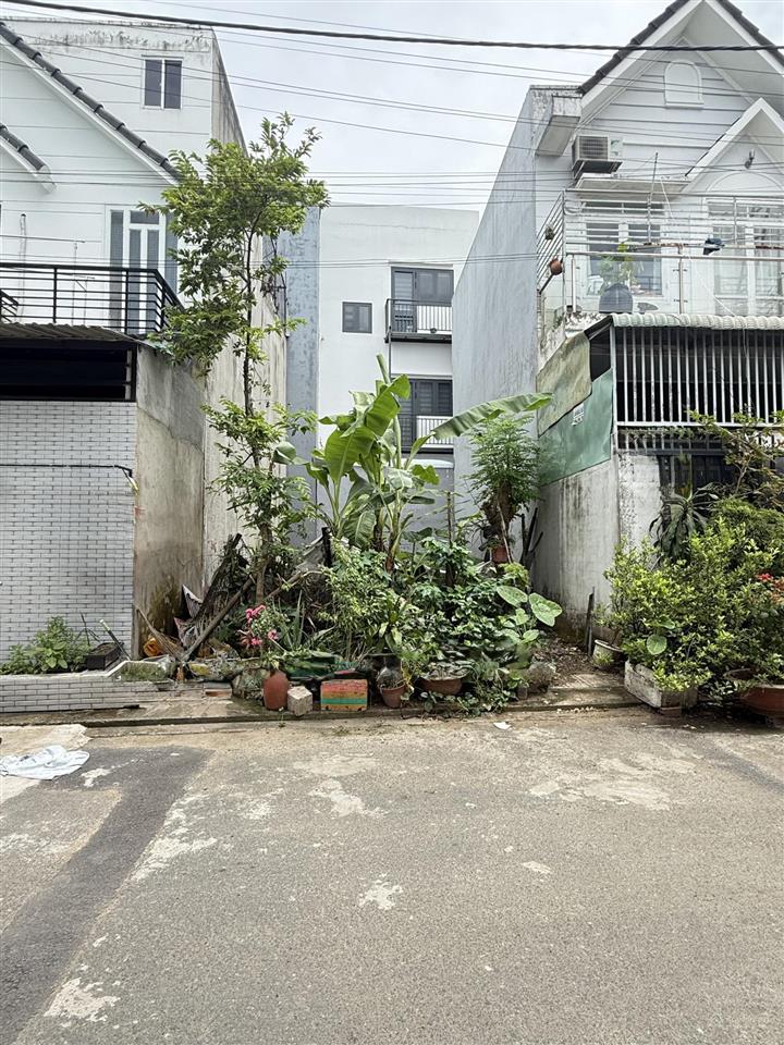 Nc lô giá hời võ văn hát. dt 51m2. ngang 4,8m. đường nhựa 7m. hướng đông nam