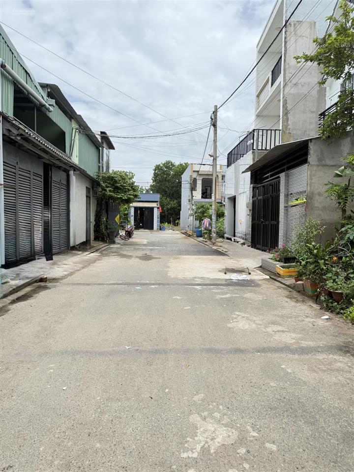 Nc lô giá hời võ văn hát. dt 51m2. ngang 4,8m. đường nhựa 7m. hướng đông nam